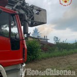 Bricherasio: fiamme sul tetto di un'abitazione di via Molarosso, Vigili del fuoco in azione