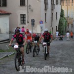 In 180 per la mtb di notte in centro storico: i vincitori a Pinerolo