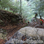 Pinasca: cade durante una passeggiata nei boschi, morto 80enne