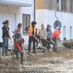 Alluvione: Perosa dice «grazie» ai 120 volontari che oggi hanno spalato fango