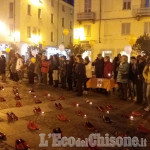 Pinerolo: scarpe rosse in piazza Facta, no alla violenza sulle donne