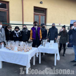 Pinerolo: gli studenti del "Prever" offrono un ristoro caldo agli operatori e utenze del centro vaccini di Abbadia 
