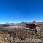 Cavour: domato l'incendio divampato tra le sterpaglie ma tanta paura a Sant'Agostino