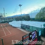 Pinerolo: crolla un pallone pressostatico al Circolo del Tennis per il vento, nessun ferito 
