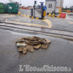 Beinasco: abbandona rifiuti davanti all&#039;area ecologica, denunciato 60enne