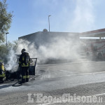 Paura a Frossasco, auto prende fuoco nella stazione di servizio