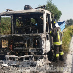 Pinerolo: camion dell&#039;Acea in fiamme sulla tangenziale
