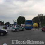 Orbassano: bus perde olio, cade motociclista sulla Circonvallazione