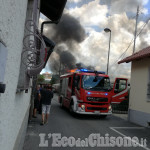 Capannone in fiamme, paura nel centro di Borgaretto