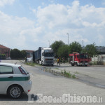 Nichelino: camion di rifiuti pericolosi in fiamme