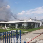 Incendio a Roletto: Arpa Piemonte sta proseguendo con i controlli per la ricaduta dei fumi