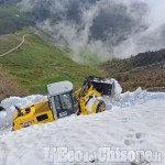 Il Maltempo ritarda la riapertura del Colle delle Finestre, ancora neve sulla strada dell'Assietta