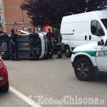 Orbassano: auto si ribalta in via Bixio, anziano ferito