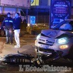 Orbassano: auto contro ciclomotore in via Nino Bixio, feriti due giovani