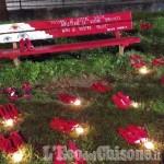 Bruino celebra la Giornata contro la violenza sulle donne con una nuova panchina rossa