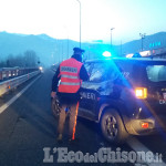 Pinerolo: schianto tra auto, Panda cappotta sulla circonvallazione