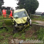 Candiolo: auto fuori strada sulla Torino-Pinerolo, ferita 56enne