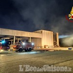 Candiolo: incendio all'ex macello, Vigili del fuoco ancora al lavoro per domare le fiamme