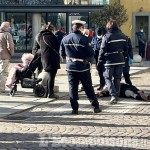 Pinerolo: scoppia lite in piazza Facta, intervengono Vigili e 118 