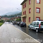 Incidente a Pinasca tra un motorino e due auto: un giovane in ospedale