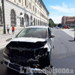 Pinerolo: auto in fiamme in corso Torino