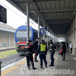 Pinerolo: alla stazione il presidio delle Forze dell'ordine dopo la rissa di mercoledì pomeriggio