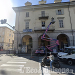 Pinerolo: minaccia di buttarsi dal tetto, salvata all'alba in corso Torino