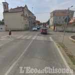 Piossasco: investiti da un'auto in via Susa mentre attraversavano la strada