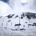 Nevicata d'aprile a Sestriere: finale in bianco per una stagione con poca neve e tanti turisti