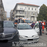 Pinerolo: auto fuori controllo in via Virginio