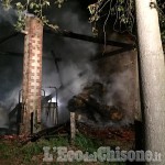 Vigone: fiamme sul tetto di una cascina disabitata, illesi i cavalli