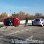 Pinerolo: scontro tra auto, una Cinquecento si ribalta sulla strada