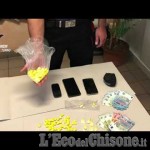 Embedded thumbnail for 140 dosi di crack e cocaina: il video del sequestro ai corrieri della droga